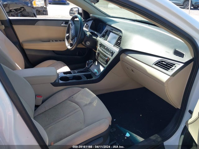 Hyundai SONATA SE 2017 5NPE24AF0HH582903 Image 5