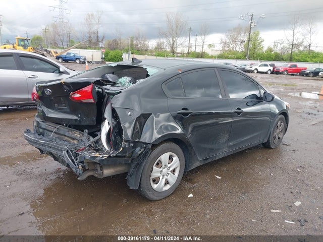 KIA FORTE LX 2017 3KPFK4A70HE094133 Image 4