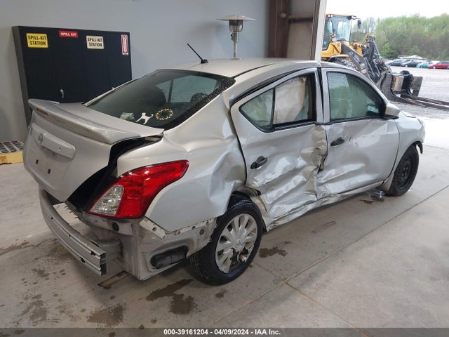 Nissan Versa 1.6 S+ 2018 3N1CN7AP0JL876707 Image 4
