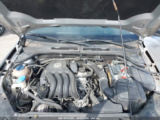 3VW2K7AJ1EM310677 Volkswagen Jetta 2.0l S