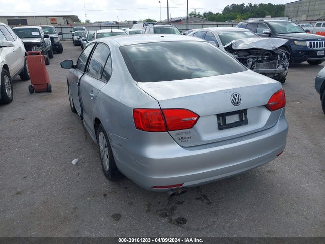 3VW2K7AJ1EM310677 Volkswagen Jetta 2.0l S