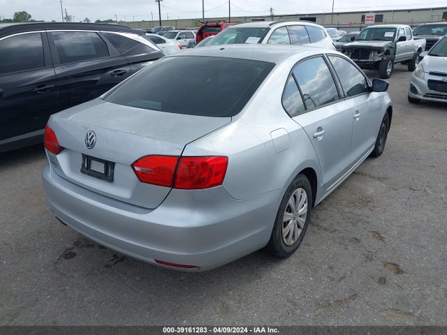 3VW2K7AJ1EM310677 Volkswagen Jetta 2.0l S