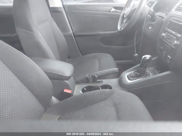 3VW2K7AJ1EM310677 Volkswagen Jetta 2.0l S