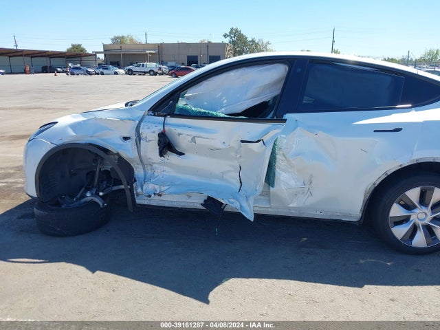 5YJYGDED0MF109485 Tesla Model Y Standard Range Rear-wheel Drive