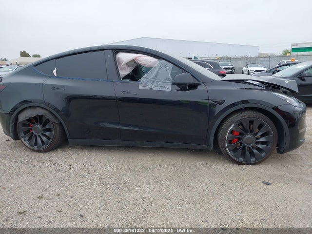 7SAYGDEF0NF493855 Tesla Model Y Performance Dual Motor All-wheel Drive
