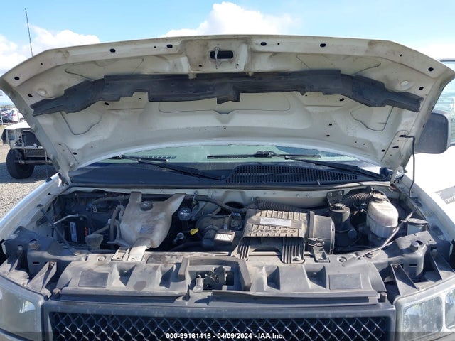 Chevrolet Express 2500 Work Van 2018 1GCWGAFG3J1908812 Image 10