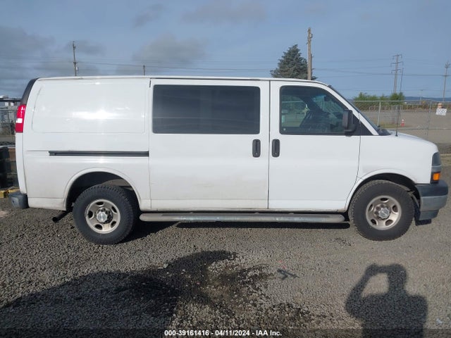 Chevrolet Express 2500 Work Van 2018 1GCWGAFG3J1908812 Image 13