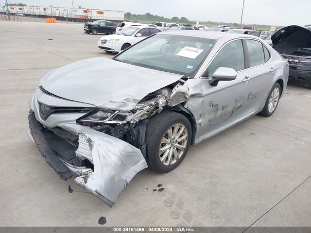 Toyota CAMRY LE 2018 4T1B11HK8JU155192 Image 6