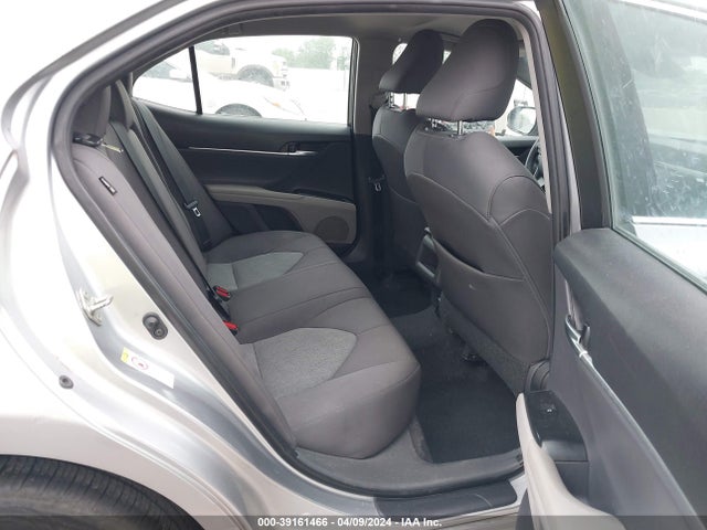 Toyota CAMRY LE 2018 4T1B11HK8JU155192 Image 8