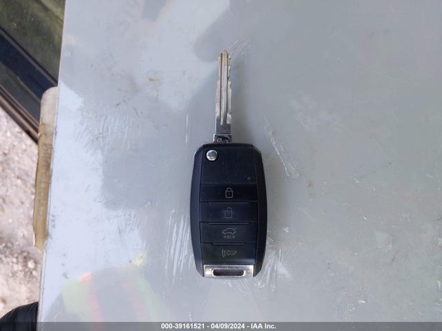 KIA FORTE LX 2018 3KPFK4A75JE168927 Image 11
