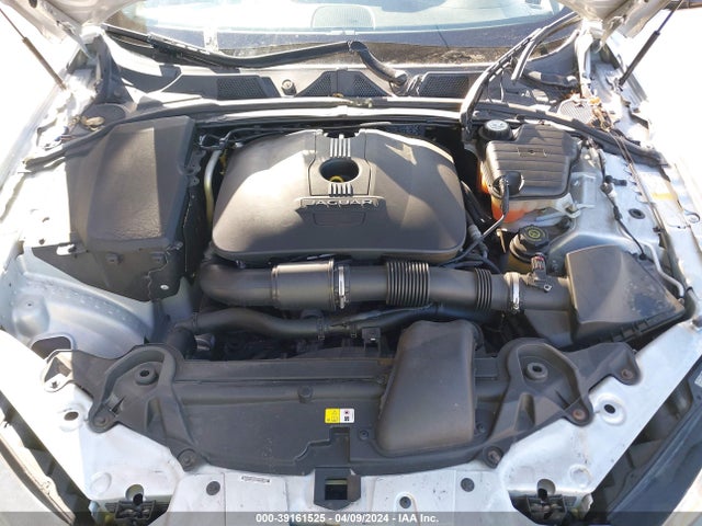 2014 JAGUAR XF SAJWA0ES8EPU14807 Photo 9