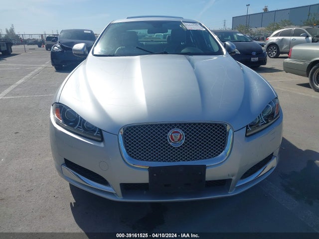 SAJWA0ES8EPU14807 Jaguar Xf I4 T
