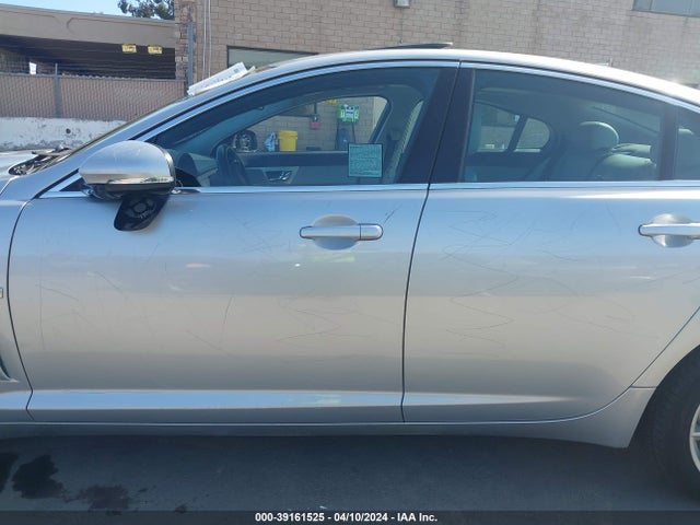 SAJWA0ES8EPU14807 Jaguar Xf I4 T