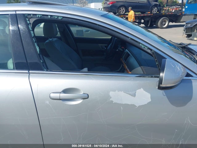 2014 JAGUAR XF SAJWA0ES8EPU14807 Photo 5