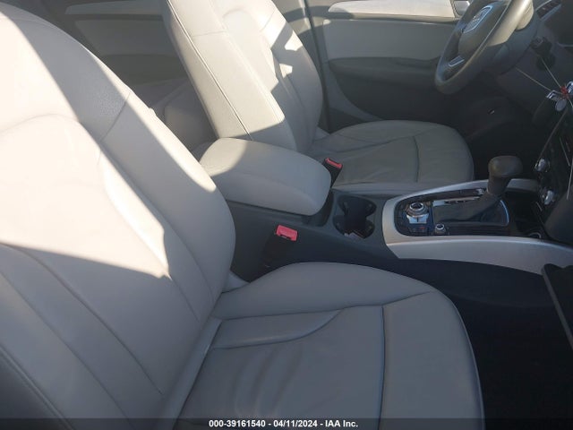 WA1CFAFPXFA058989 Audi Q5 2.0t Premium