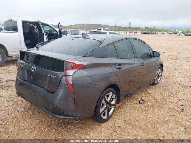 Toyota Prius Three Touring 2017 JTDKARFU4H3540661 Image 4
