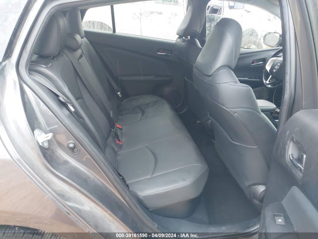 Toyota Prius Three Touring 2017 JTDKARFU4H3540661 Image 8