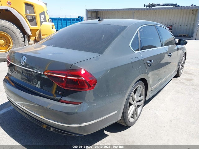 1VWDT7A31HC083861 Volkswagen Passat 1.8t R-line