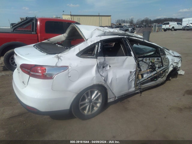 Ford FOCUS SE 2015 1FADP3F23FL313175 Image 4