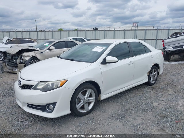 Toyota CAMRY SE 2014 4T1BF1FK4EU459100 Image 2
