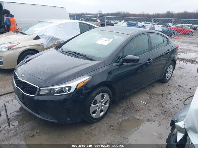 KIA FORTE LX 2018 3KPFK4A76JE230979 Image 2