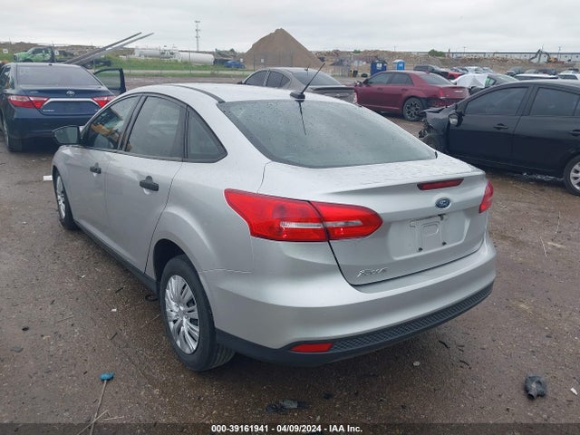Ford FOCUS S 2017 1FADP3E29HL235442 Image 3
