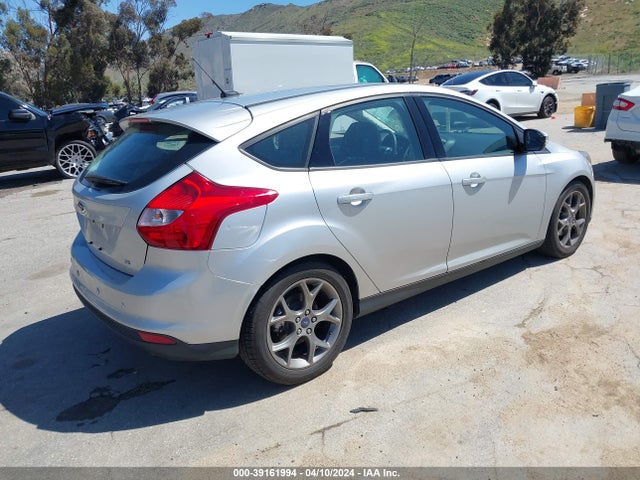 Ford FOCUS SE 2014 1FADP3K29EL383770 Image 4