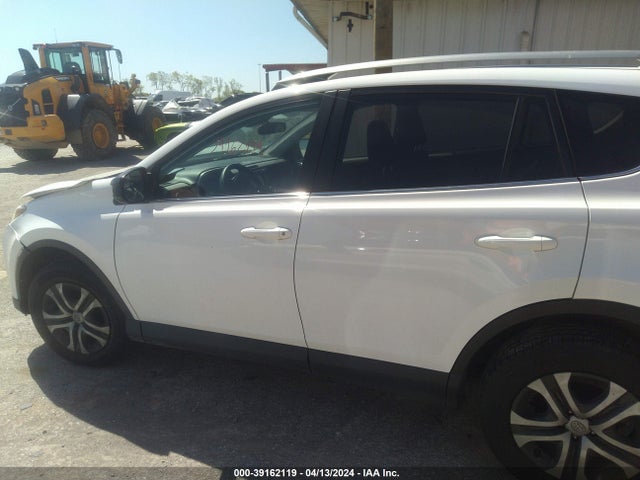 Toyota RAV4 LE 2017 2T3ZFREV9HW327664 Image 14