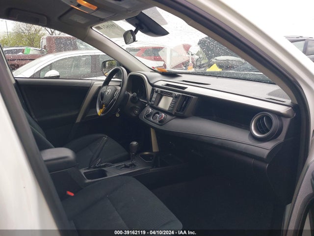 Toyota RAV4 LE 2017 2T3ZFREV9HW327664 Image 5
