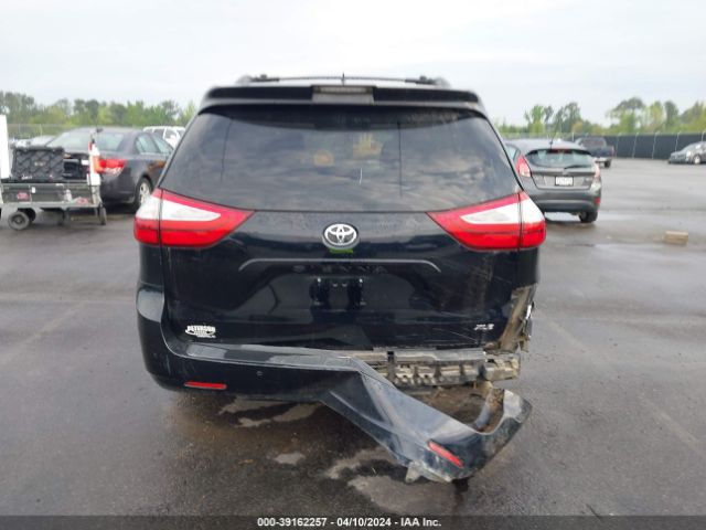 5TDYZ3DC2KS967711 Toyota Sienna Xle Premium 8 Passenger