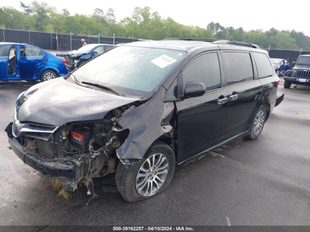5TDYZ3DC2KS967711 Toyota Sienna Xle Premium 8 Passenger