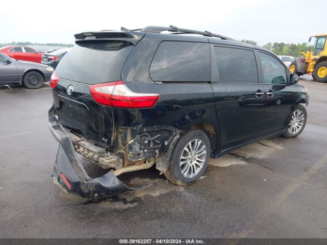 5TDYZ3DC2KS967711 Toyota Sienna Xle Premium 8 Passenger