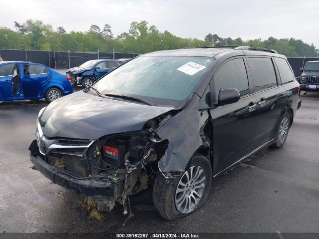 5TDYZ3DC2KS967711 Toyota Sienna Xle Premium 8 Passenger
