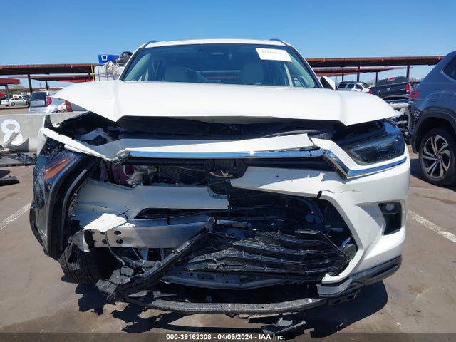 Toyota Grand Highlander Limited 2024 5TDAAAA51RS006787 Image 12