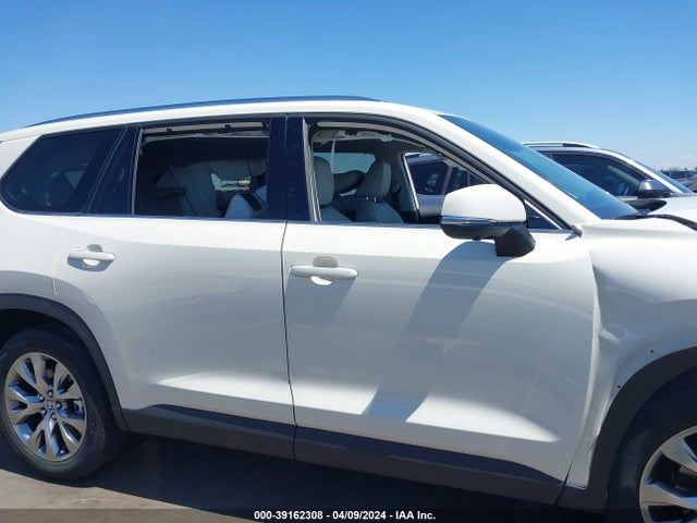 Toyota Grand Highlander Limited 2024 5TDAAAA51RS006787 Image 13