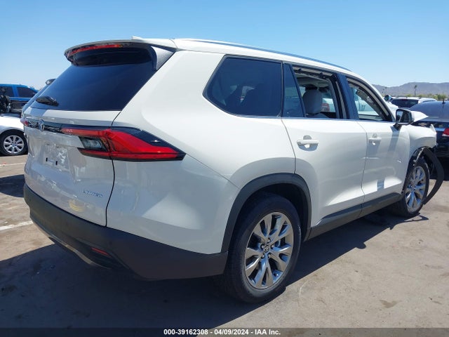 Toyota Grand Highlander Limited 2024 5TDAAAA51RS006787 Image 4