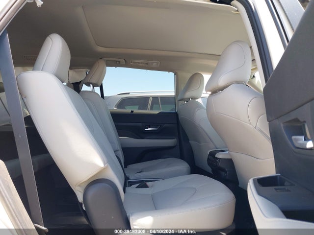 Toyota Grand Highlander Limited 2024 5TDAAAA51RS006787 Image 8