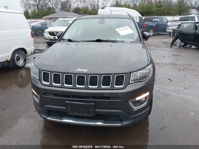 3C4NJCCB0JT499940 Jeep Compass Limited Fwd