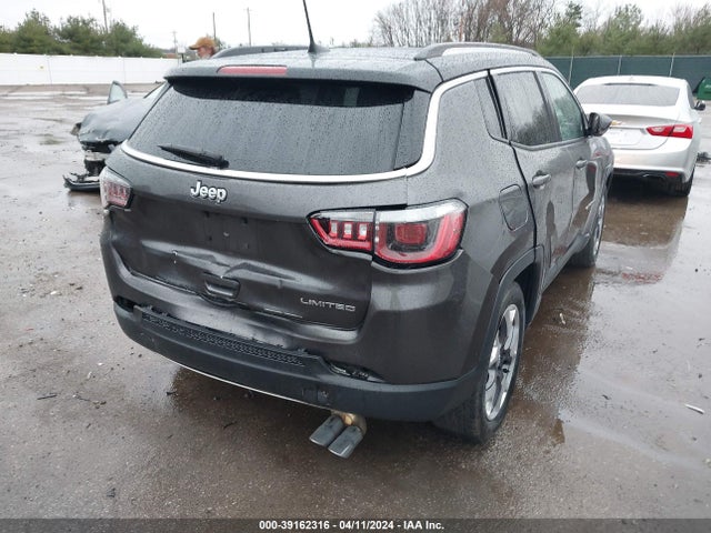 3C4NJCCB0JT499940 Jeep Compass Limited Fwd
