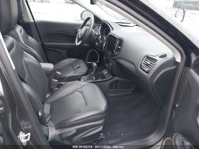 3C4NJCCB0JT499940 Jeep Compass Limited Fwd