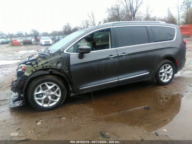2C4RC1EG9JR352138 Chrysler Pacifica Touring L Plus