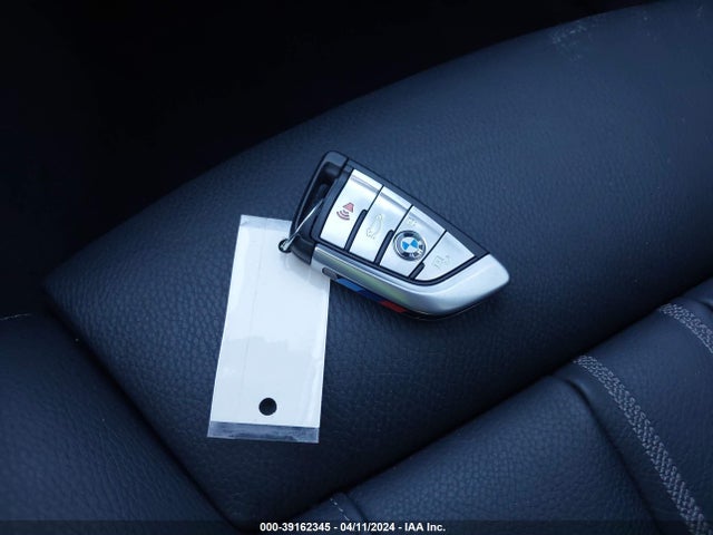 Продажа на аукционе авто 2021 Bmw M550i Xdrive, vin: WBA13BK0XMCG13736, номер лота: 39162345