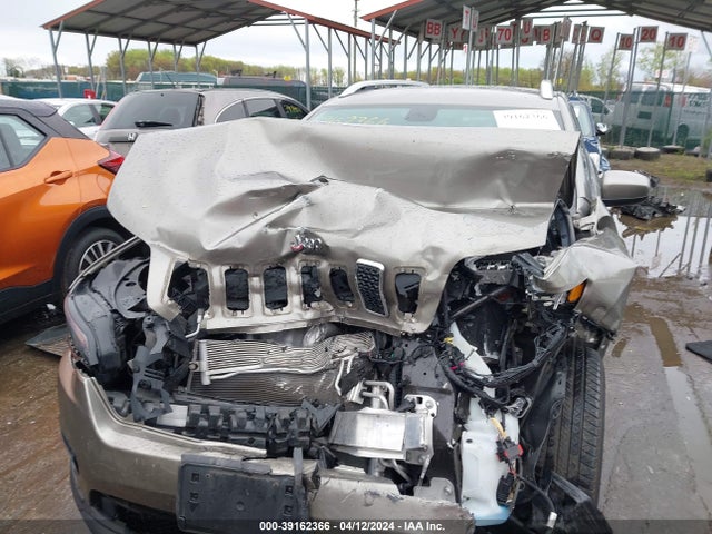 1C4PJMCB1KD405571 Jeep Cherokee Latitude 4x4