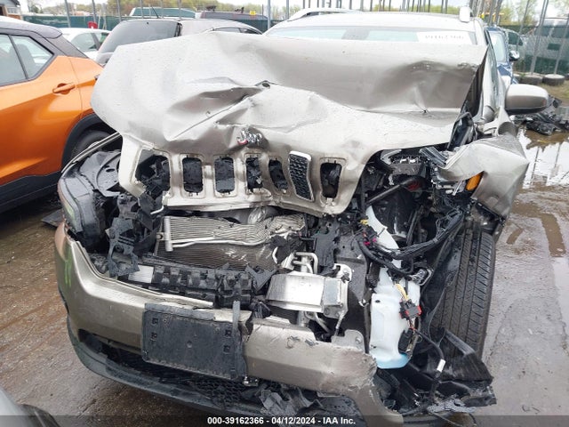 1C4PJMCB1KD405571 Jeep Cherokee Latitude 4x4