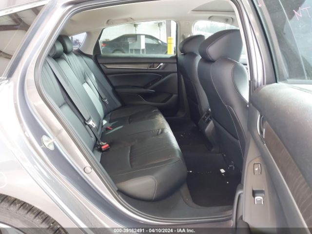 1HGCV2F98JA026133 Honda Accord Touring 2.0t