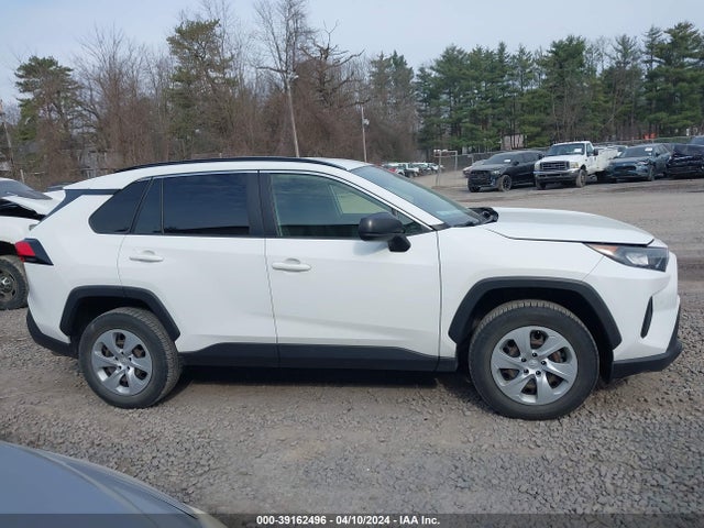 Toyota RAV4 LE 2019 JTMF1RFV8KJ021190 Image 13