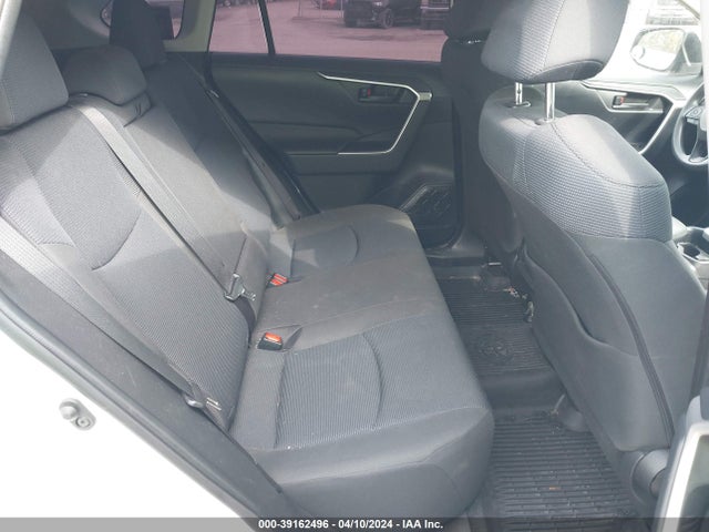 Toyota RAV4 LE 2019 JTMF1RFV8KJ021190 Image 8