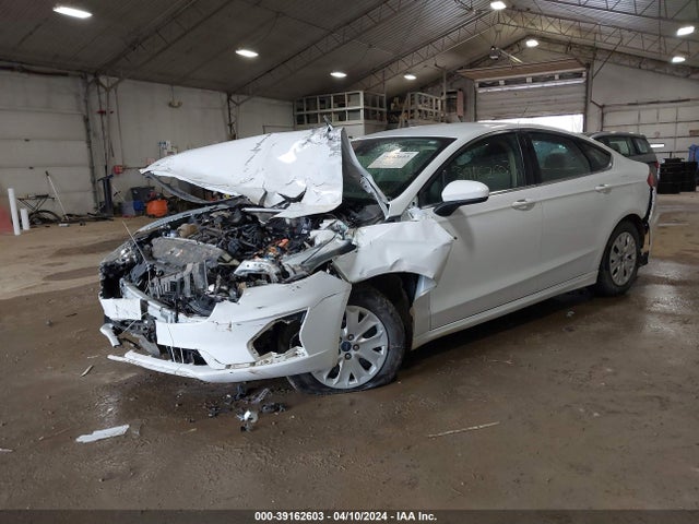 Ford FUSION S 2019 3FA6P0G70KR142110 Image 2