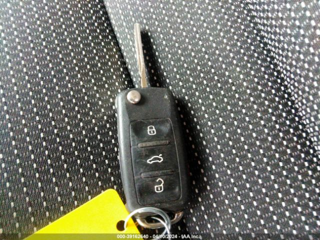 1VWAT7A38GC006535 Volkswagen Passat 1.8t S