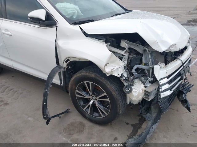 Toyota Highlander Le 2019 5TDZARFH5KS055114 Image 18